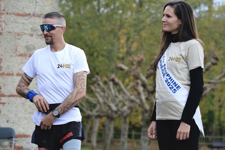 Aux côtés de Pauline Auban, 1re dauphine de miss Ariège 2025, avant le départ.