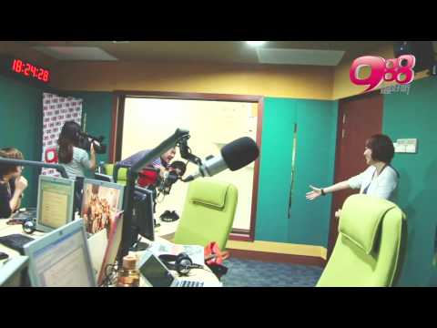Vimeo K欣大惩罚-猛男伟伦背着KK走3圈
